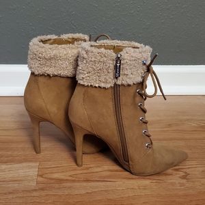Knit Detailed Point Toe lace up furry socks boots